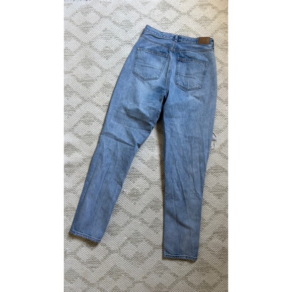 0192. American Eagle Distressed Ripped Jeans Light Wash High‎ Rise Mom Jeans - Picture 10 of 11